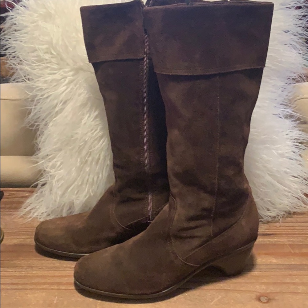 Dansko Resa Suede boots